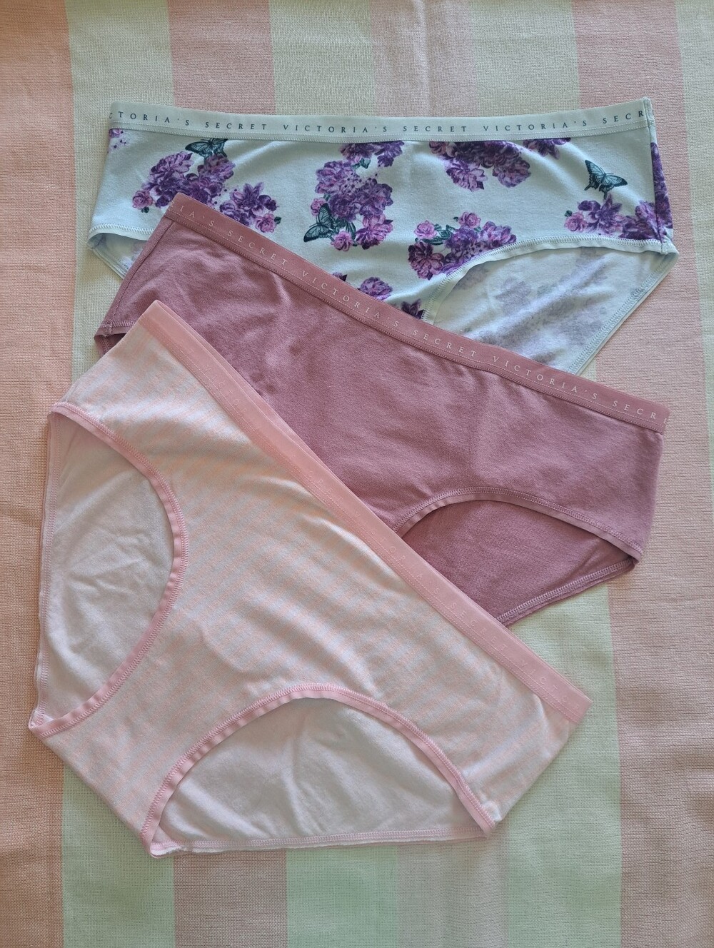 VS panties bundle (M) NWT
